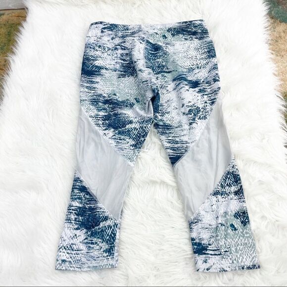 Fabletics Powerhold Mesh Animal Print Crop Leggings - Picture 4 of 5